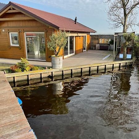 Vakantie huis aan het water Villa Rijpwetering Buitenkant foto