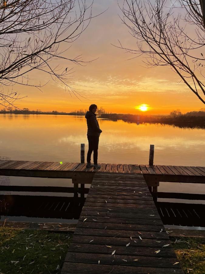 Vakantie huis aan het water Rijpwetering Buitenkant foto