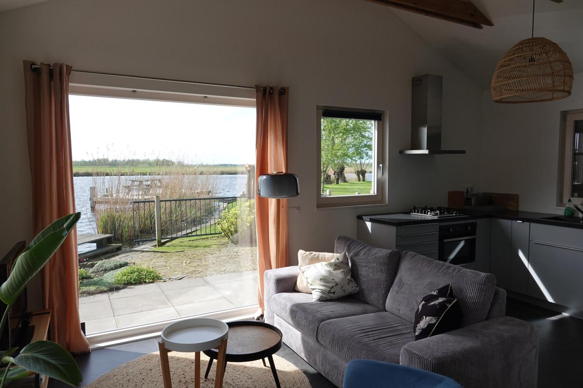 Vakantie huis aan het water Rijpwetering Buitenkant foto