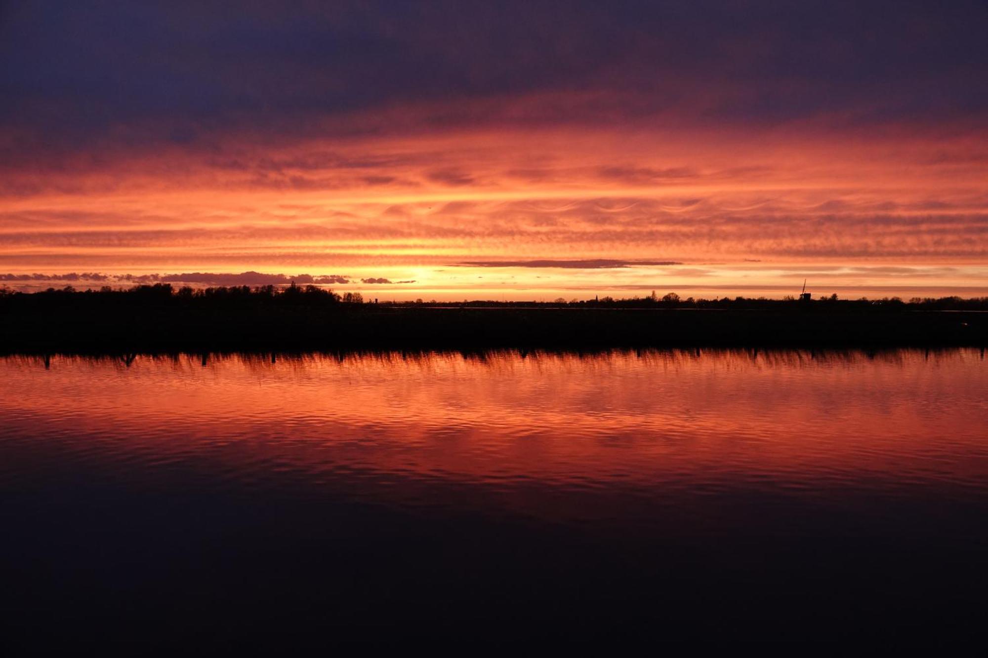 Vakantie huis aan het water Rijpwetering Buitenkant foto