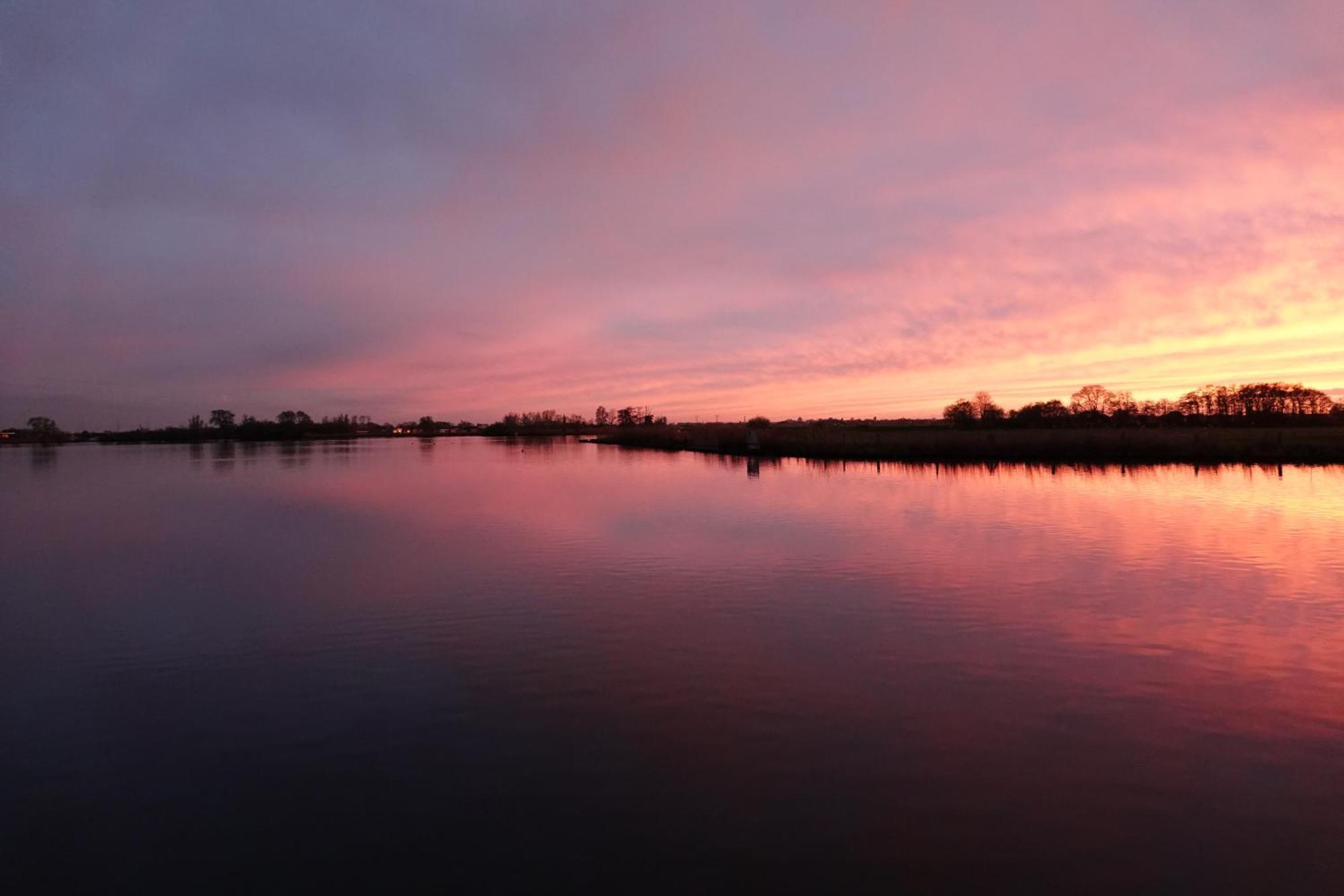 Vakantie huis aan het water Rijpwetering Buitenkant foto
