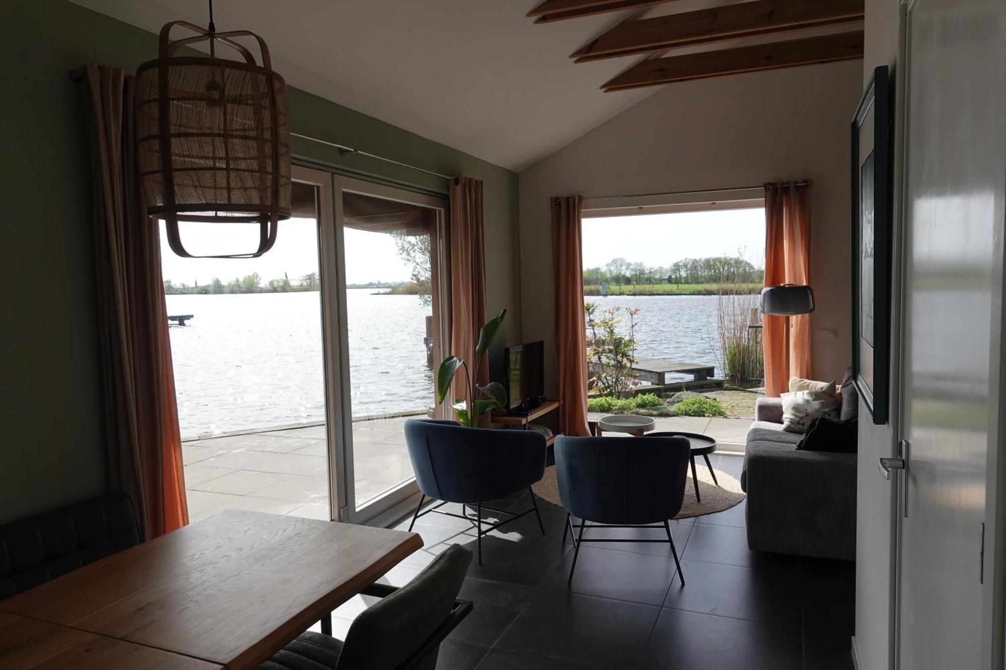 Vakantie huis aan het water Rijpwetering Buitenkant foto