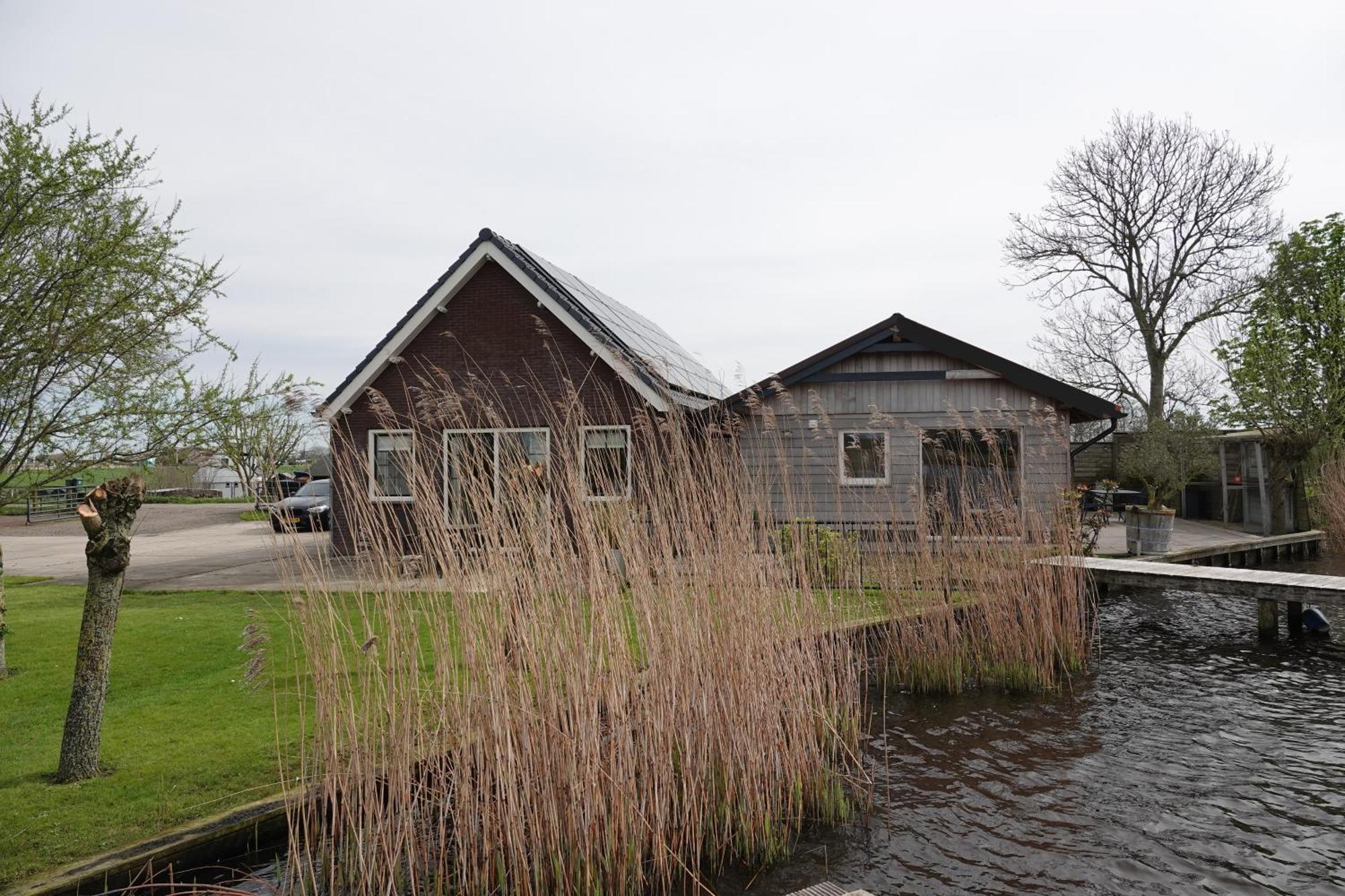 Vakantie huis aan het water Rijpwetering Buitenkant foto